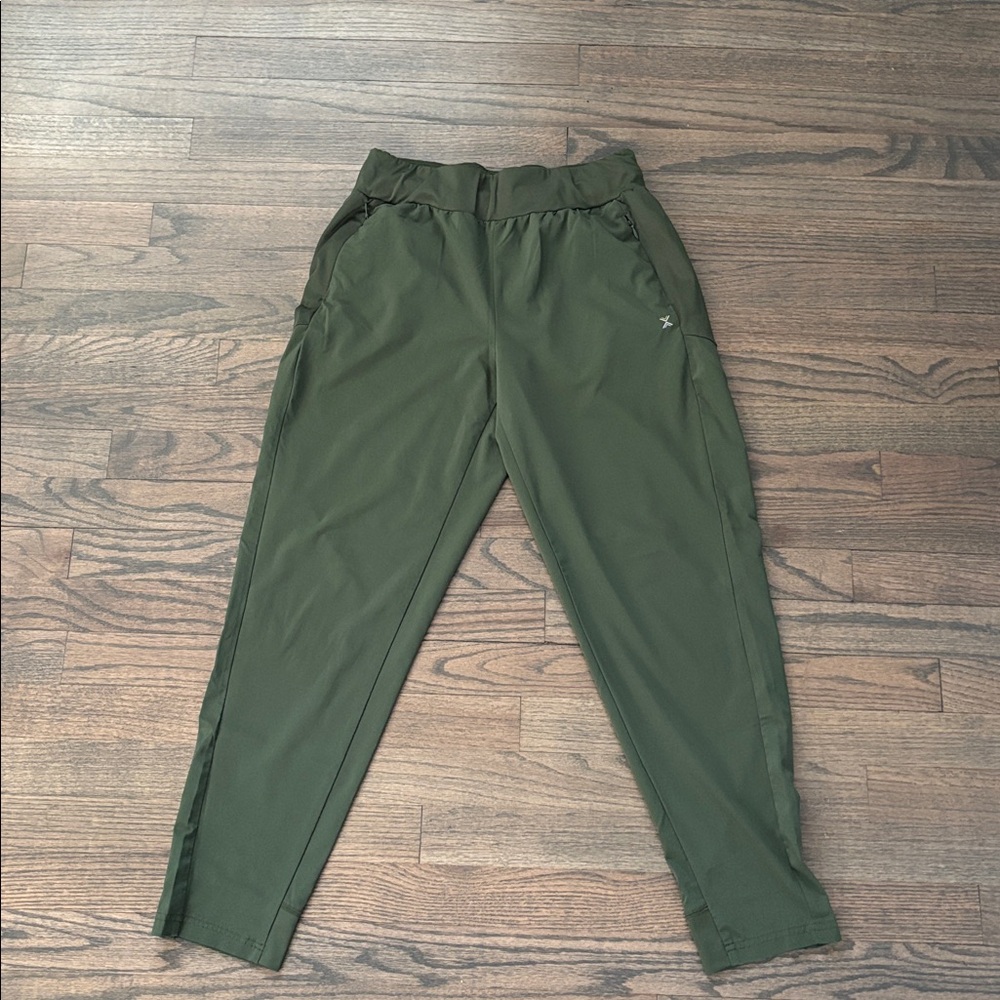 Xersion Olive Cropped Women's Pants